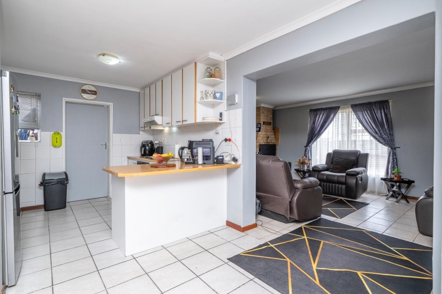 2 Bedroom Property for Sale in Brackenfell South Western Cape